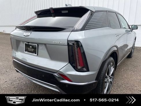 Certified 2025 Cadillac Optiq Sport 2 w/ LPO, Floor Liner Package AWD/4WD image 8