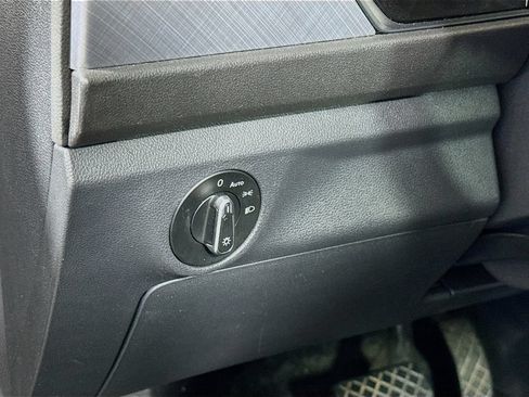 Used 2024 Volkswagen Jetta SE FWD image 10