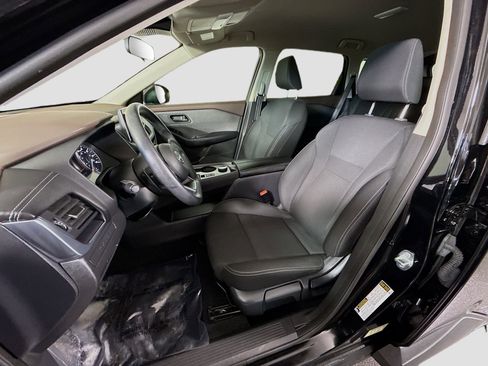 Used 2023 Nissan Rogue S image 22