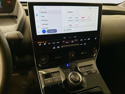 Used 2024 Toyota bZ4X XLE image 26