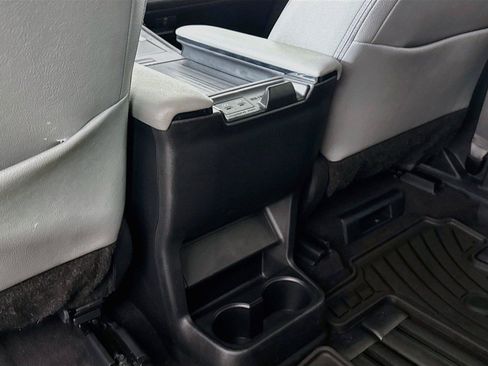 Certified 2025 Toyota Sienna XLE FWD image 36