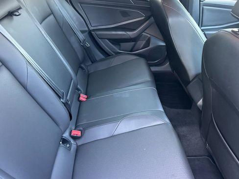Used 2019 Volkswagen Jetta SE FWD image 31