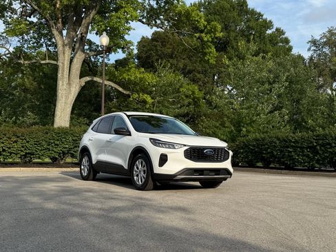 Used 2023 Ford Escape Active w/ Cold Weather Package image 14