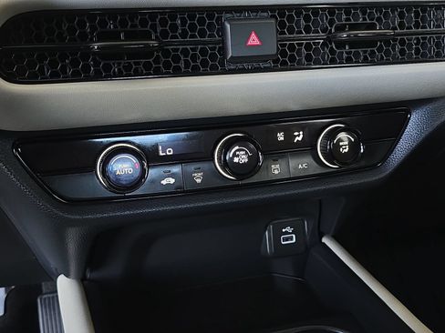 Certified 2025 Honda HR-V LX image 25