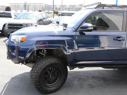 Used 2021 Toyota 4Runner TRD Off-Road Premium AWD/4WD image 5