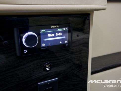 Used 2023 Mercedes-Benz Sprinter 3500 image 28