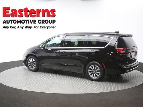 Used 2024 Chrysler Pacifica Limited FWD image 63