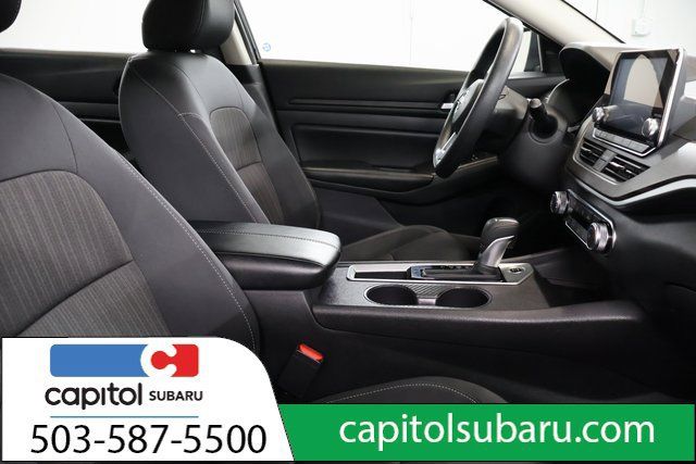 Used 2025 Nissan Altima 2.5 SV FWD image 27