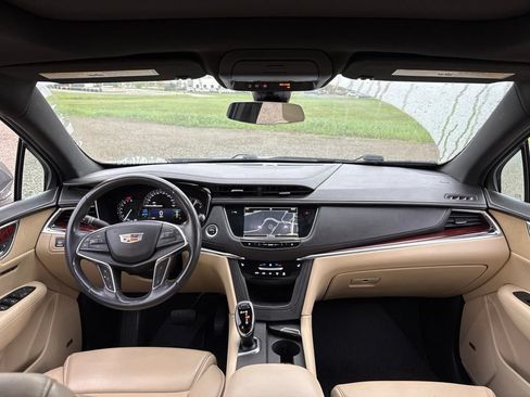 Used 2018 Cadillac XT5 Luxury w/ Driver Awareness Package AWD/4WD image 20