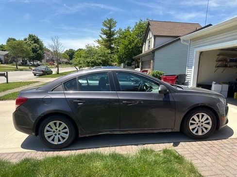 Used 2011 Chevrolet Cruze LS FWD image 8