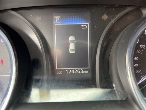 Used 2020 Toyota Camry SE image 12