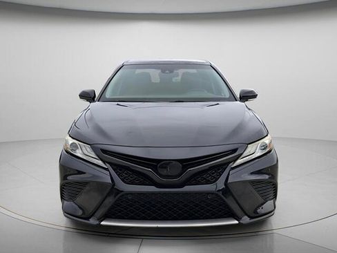 Used 2018 Toyota Camry XSE FWD image 4