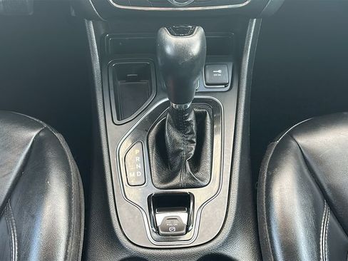 Used 2020 Jeep Cherokee Latitude Plus FWD image 26