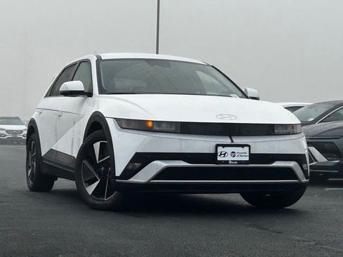 New 2025 Hyundai Ioniq 5 SE image 1