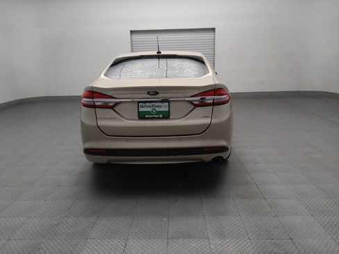 Used 2017 Ford Fusion SE w/ Fusion SE Technology Package image 7