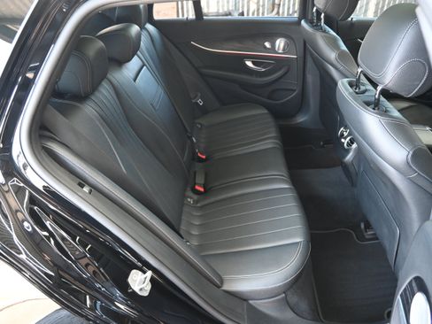 Used 2017 Mercedes-Benz E 400 4MATIC Wagon image 34
