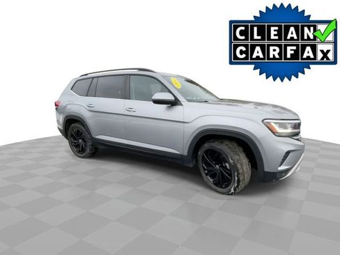 Used 2022 Volkswagen Atlas SE image 2
