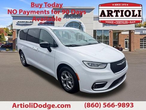 Certified 2024 Chrysler Pacifica Limited FWD image 1