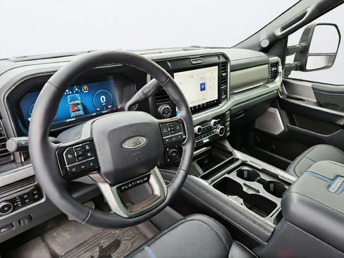 Used 2026 Ford F250 Platinum AWD/4WD image 11