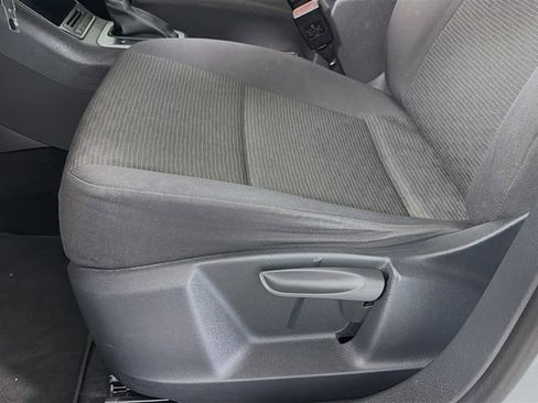 Used 2015 Volkswagen Tiguan S image 18