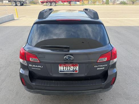 Used 2010 Subaru Outback 3.6R Limited w/ Popular Equipment Group 1A image 11