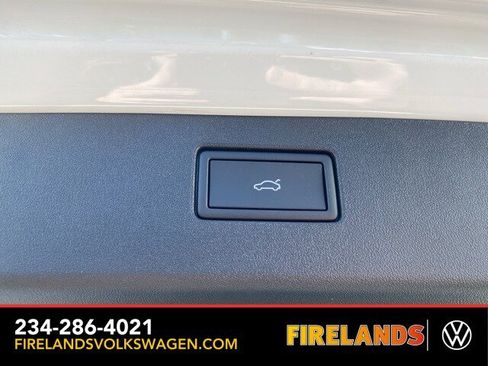 New 2025 Volkswagen Tiguan SE image 63