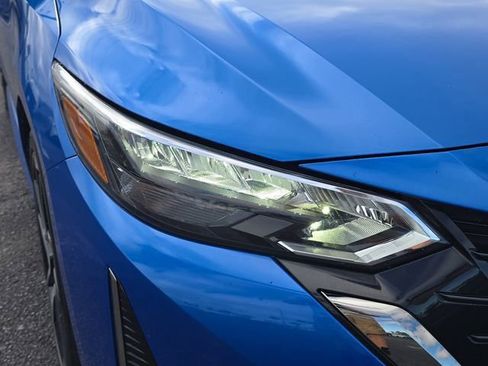 Used 2024 Nissan Sentra SR w/ SR Premium Package image 7