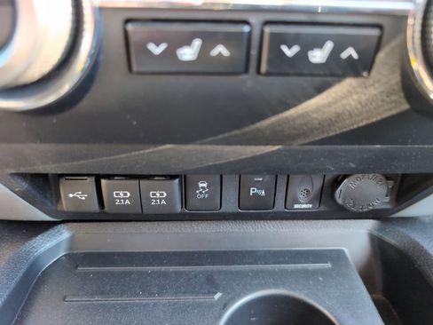 Used 2020 Toyota Tundra Limited image 26