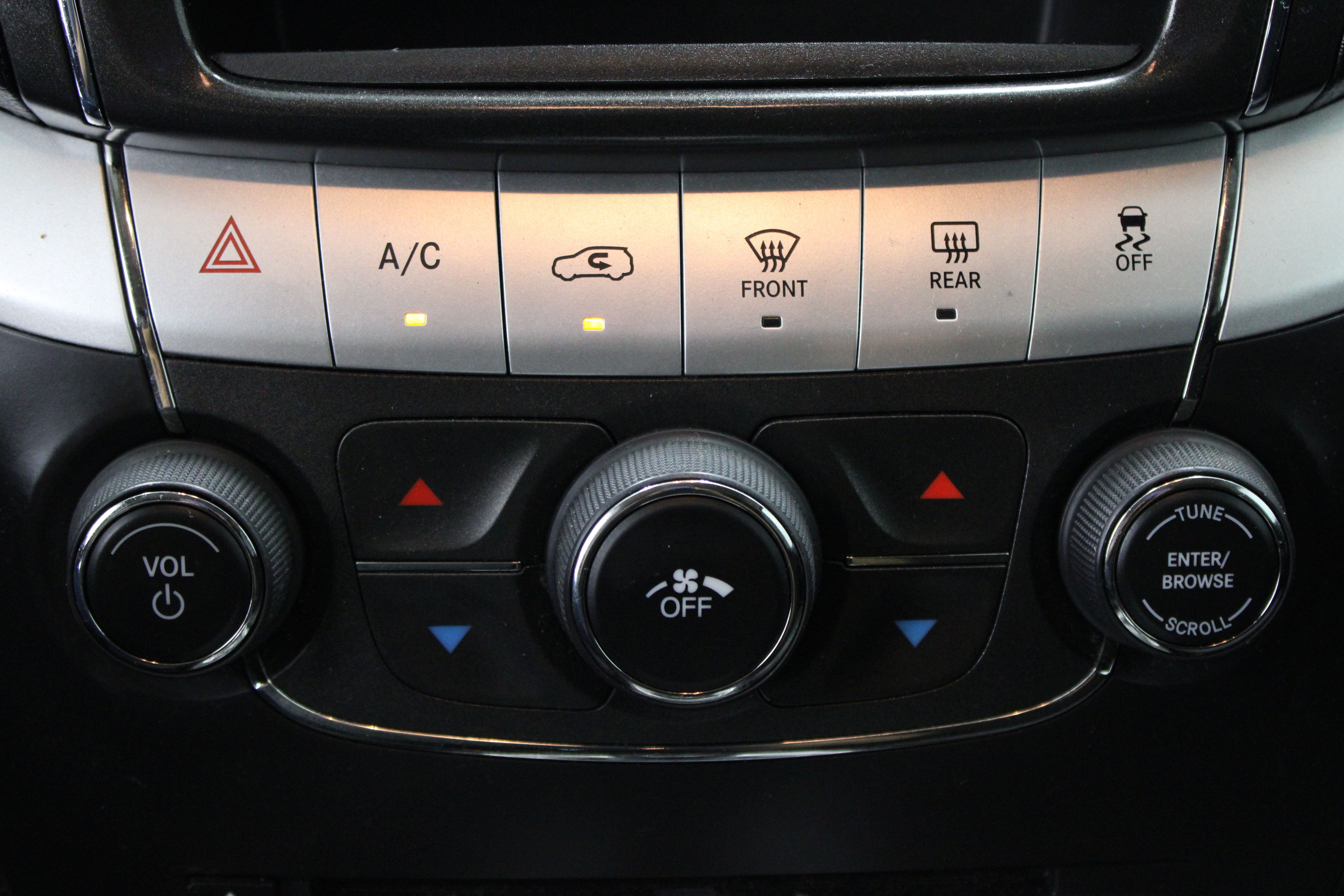 Used 2015 Dodge Journey American Value Package w/ Flexible Seating Group FWD image 19