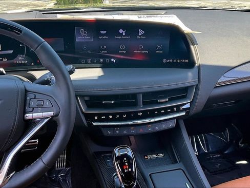 New 2026 Cadillac CT5 V w/ Platinum Package AWD/4WD image 8