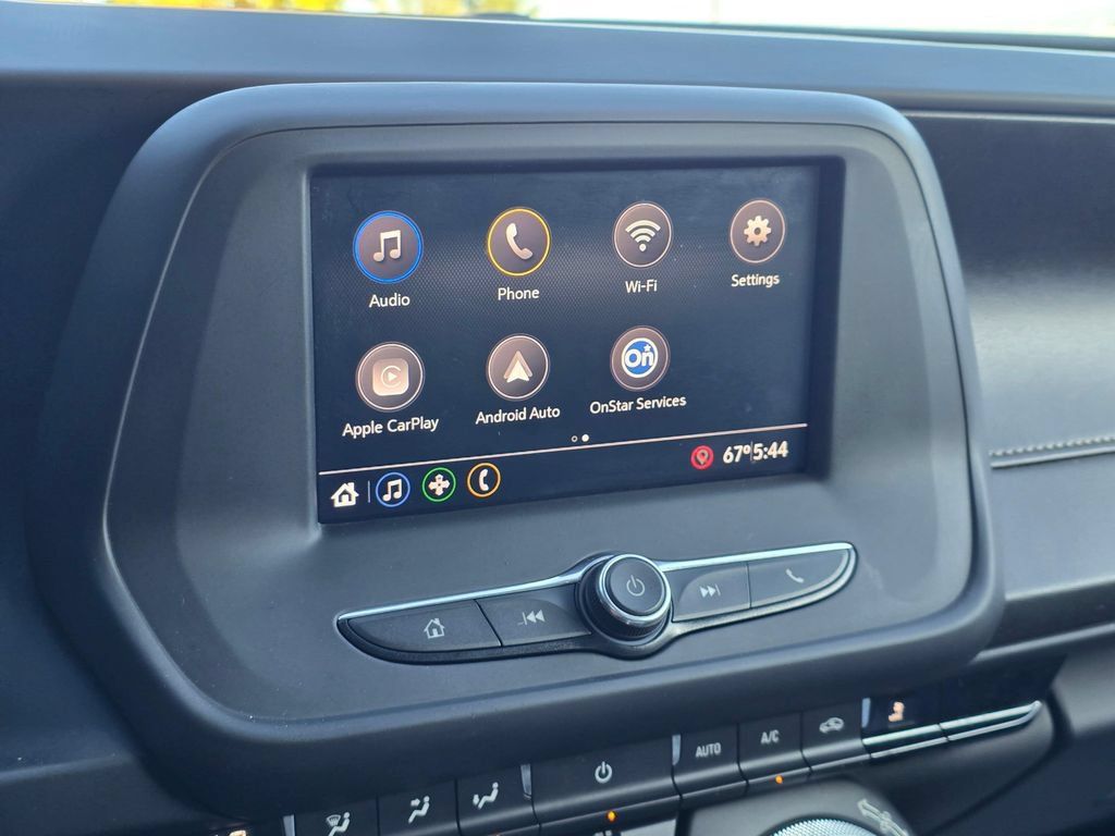 Used 2020 Chevrolet Camaro LT RWD image 17