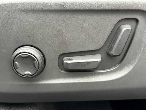 Used 2025 Volvo XC40 B5 Plus w/ Protection Package Premier image 21