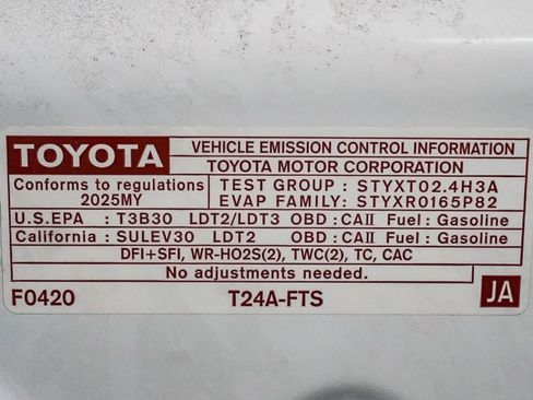 Certified 2025 Toyota Tacoma SR5 image 30