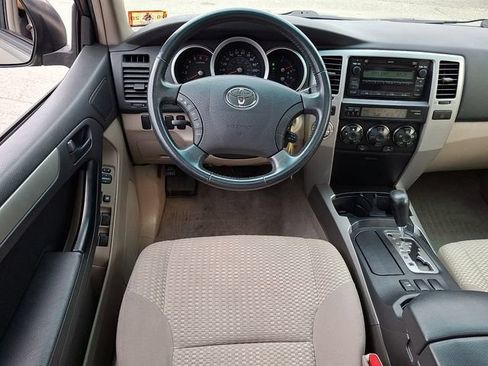 Used 2007 Toyota 4Runner SR5 AWD/4WD image 13