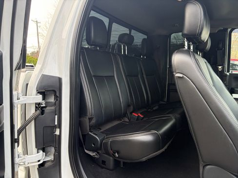 Used 2020 Ford F250 Lariat w/ Chrome Package image 45