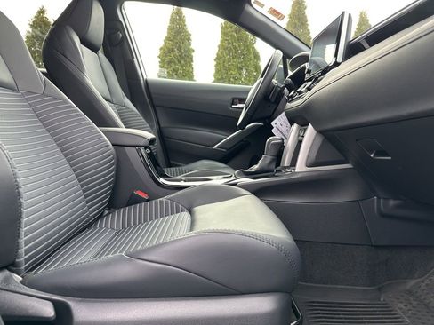 Certified 2024 Toyota Corolla Cross XSE image 34