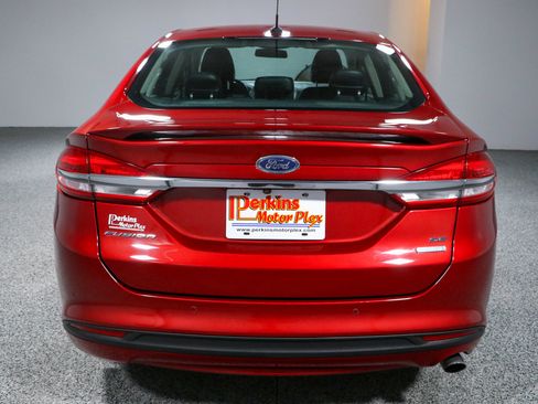 Used 2018 Ford Fusion SE w/ Equipment Group 201A FWD image 8