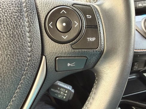 Used 2018 Toyota RAV4 SE AWD/4WD image 26