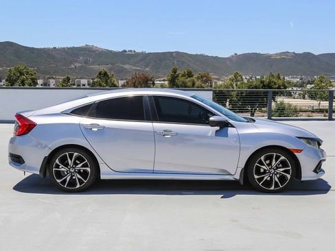 Used 2019 Honda Civic Sport image 9