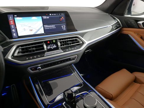 Used 2022 BMW X7 xDrive40i w/ M Sport Package AWD/4WD image 48