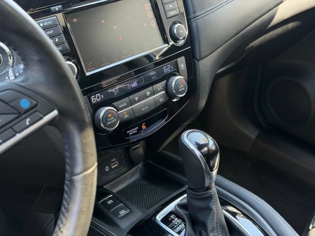 Used 2018 Nissan Rogue SL w/ Premium Package FWD image 18
