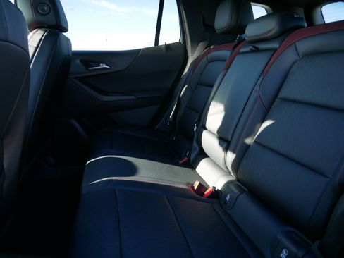 New 2026 Chevrolet Equinox RS w/ LPO, Floor Liner Package image 5