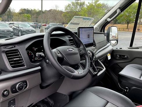 Used 2024 Ford Transit 250 148 Medium Roof image 6