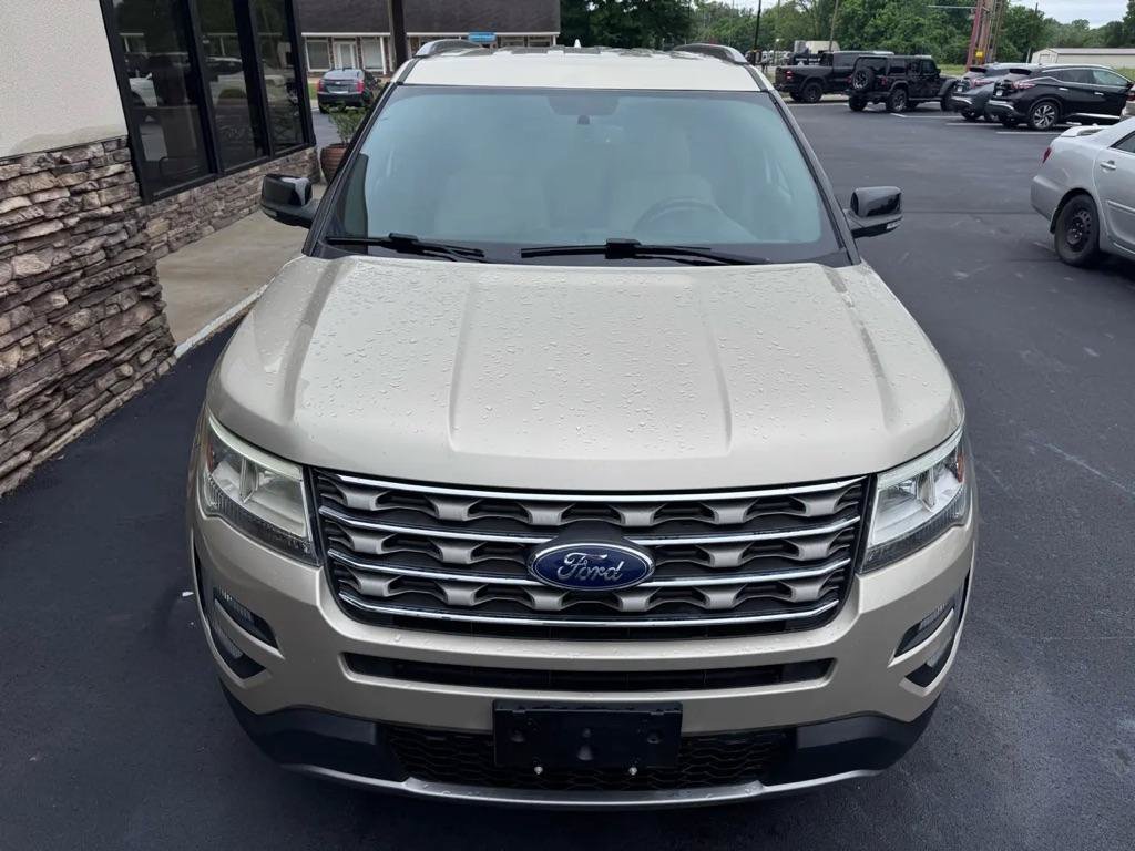 Used 2017 Ford Explorer XLT w/ Equipment Group 201A FWD image 8
