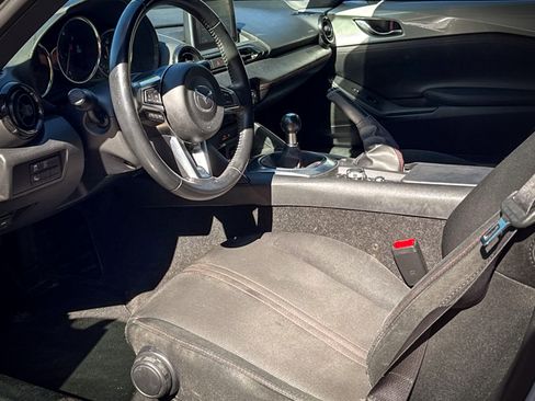 Used 2017 MAZDA MX-5 Miata Club image 17