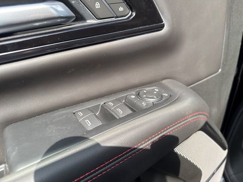 Used 2025 GMC Yukon AT4 Ultimate w/ LPO, Illumination Package image 15