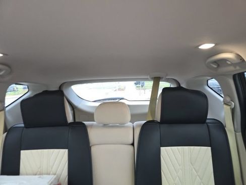 Used 2018 Nissan Murano SV FWD image 12