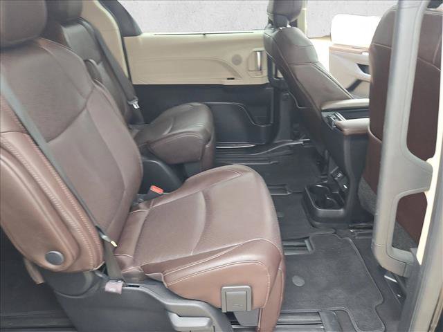 Used 2022 Toyota Sienna Platinum AWD/4WD image 21