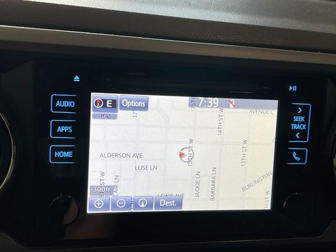 Used 2016 Toyota Tacoma TRD Sport w/ Premium & Technology Package AWD/4WD image 18