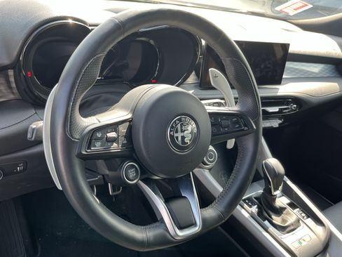 Used 2024 Alfa Romeo Tonale Veloce AWD/4WD image 2
